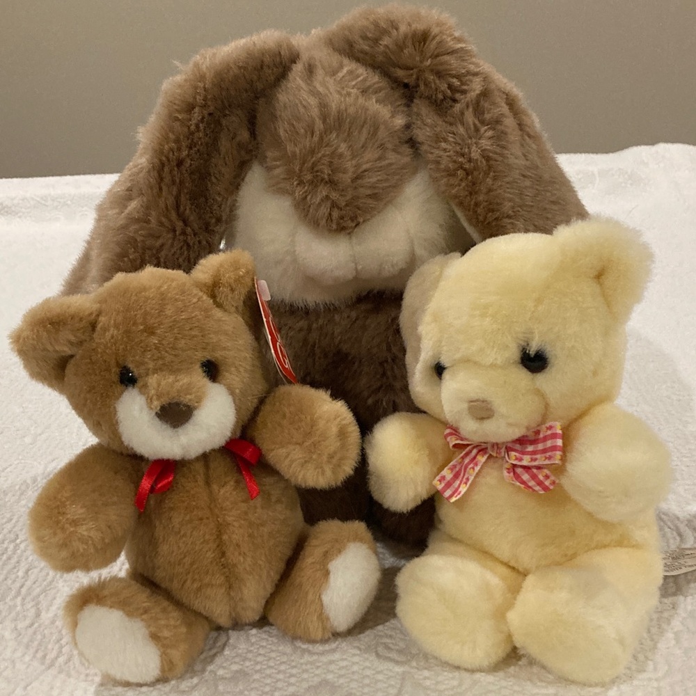 SOLD
Vintage Gund Brown & Yellow Bears & Brown Bunny